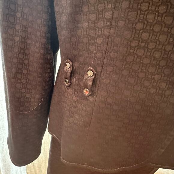 Tahari Skirt Suit sz 16 Brown Black Two Piece Suit Business Career - Picture 12 of 12